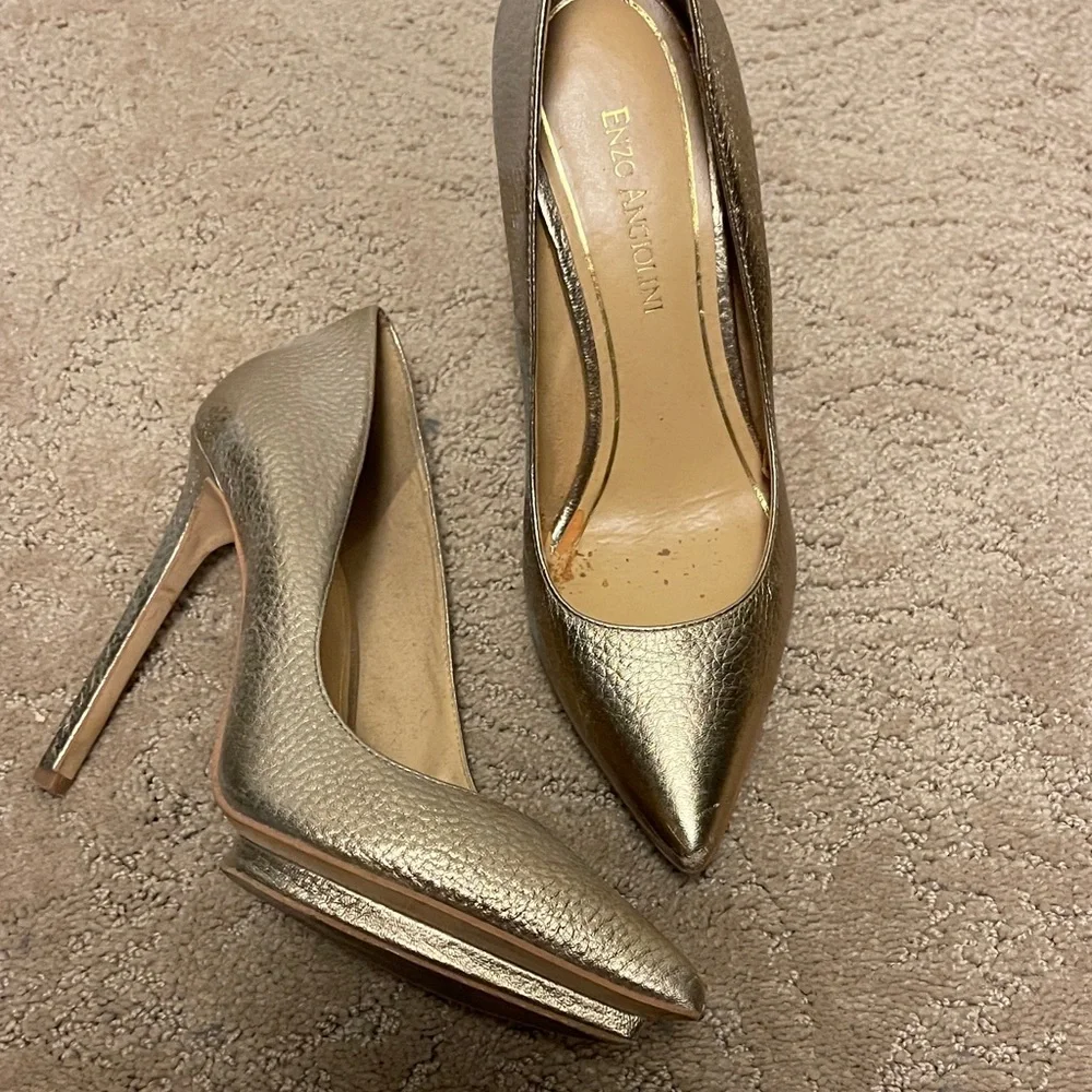 Enzo Angiolini Metallic Gold Heels - Picture 1 of 1